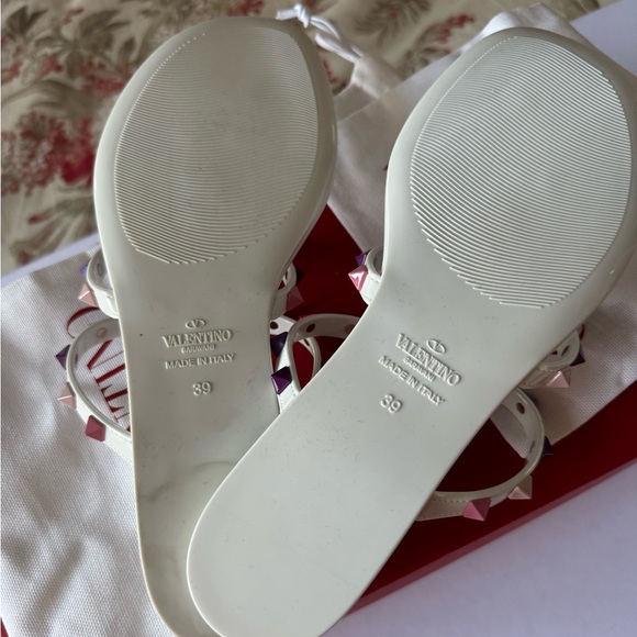 VALENTINO ROCKSTUD MULTICOLOR TONG FLATS - Picture 2 of 2